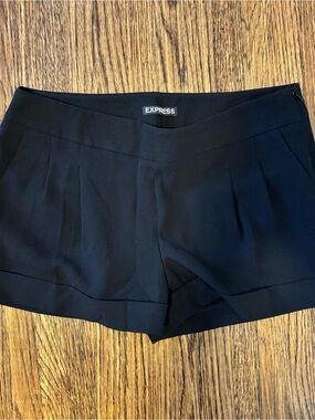 Express Black Size 4 Dress Shorts